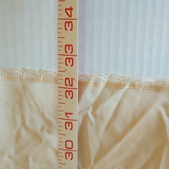 Vanity Fair Slip Size 32 - Picture 8 of 8